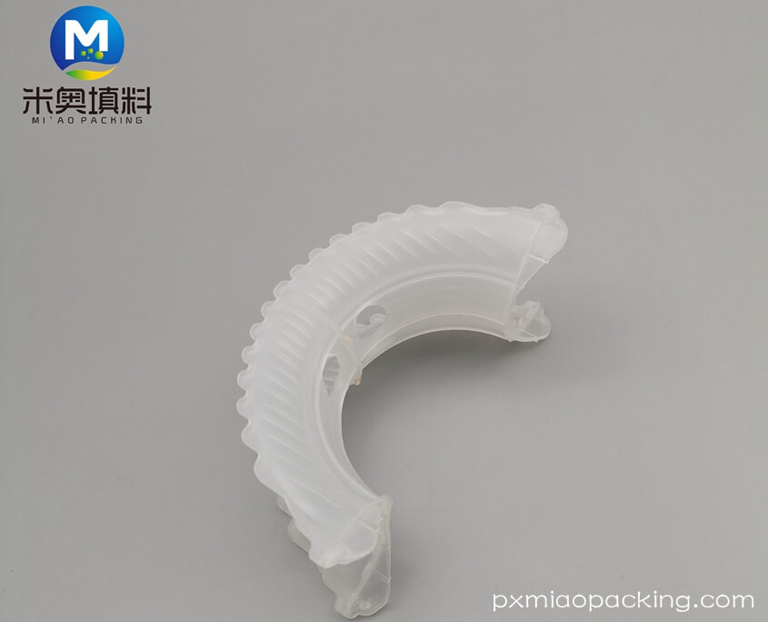 Plastic-Supper-Saddles-2